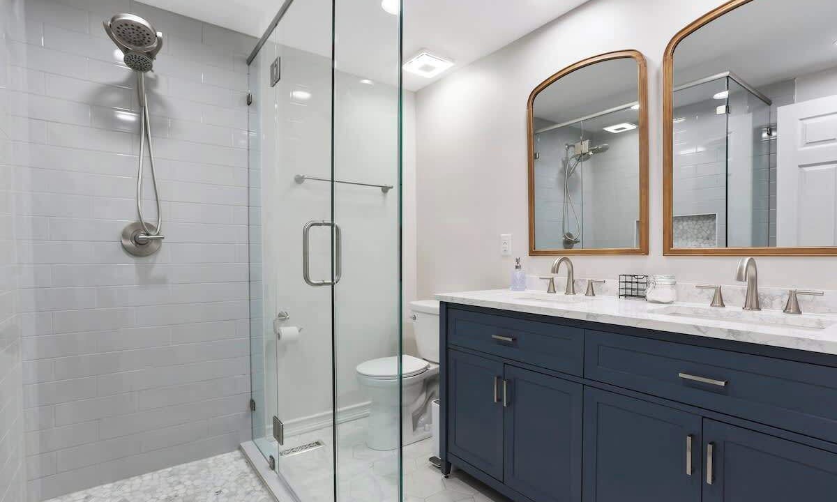 Photo of Bathroom in Nall Hills