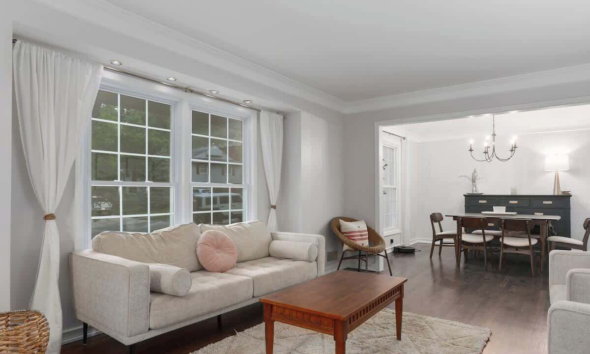 Photo of Livingroom in Nall Hills
