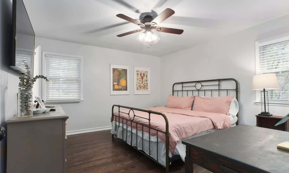 Photo of Bedroom in Nall Hills