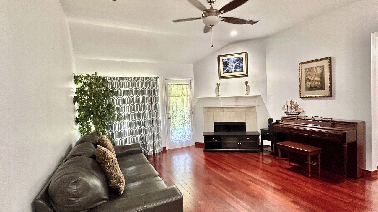 Photo of Livingroom in Plano