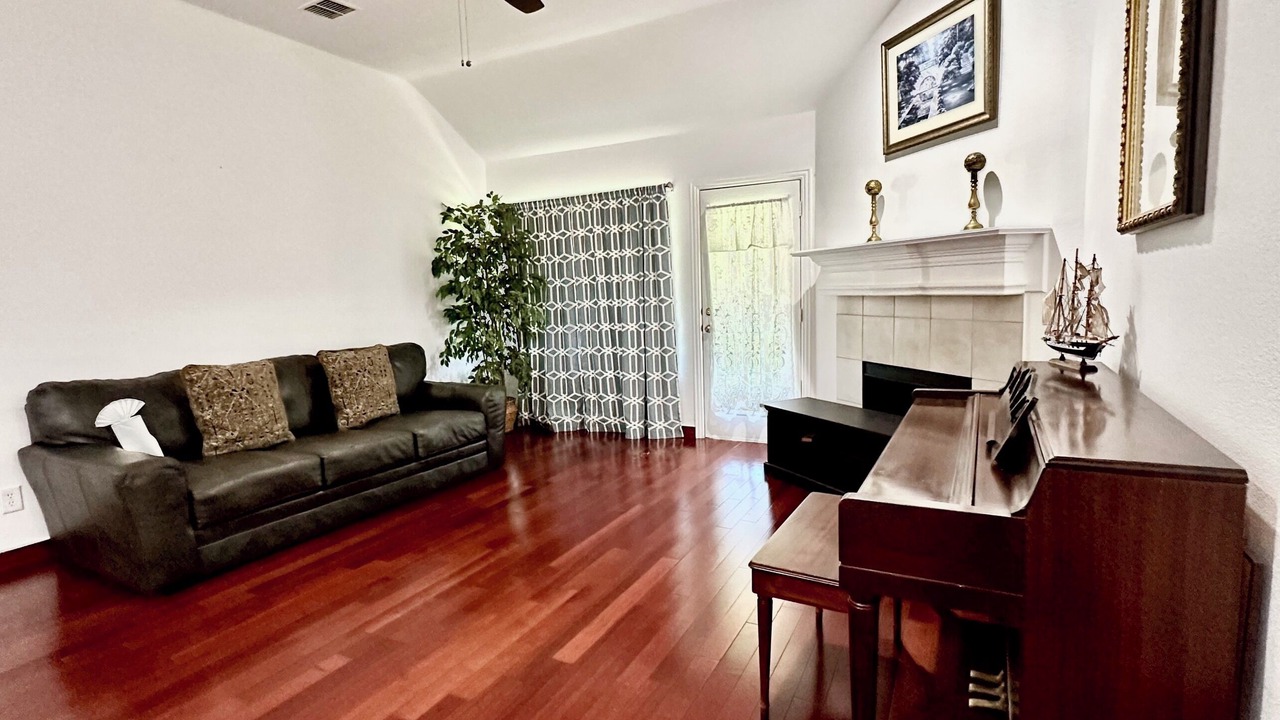 Photo of Livingroom in Plano
