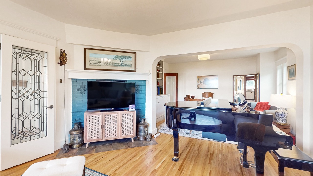 Photo of Livingroom in Kingston