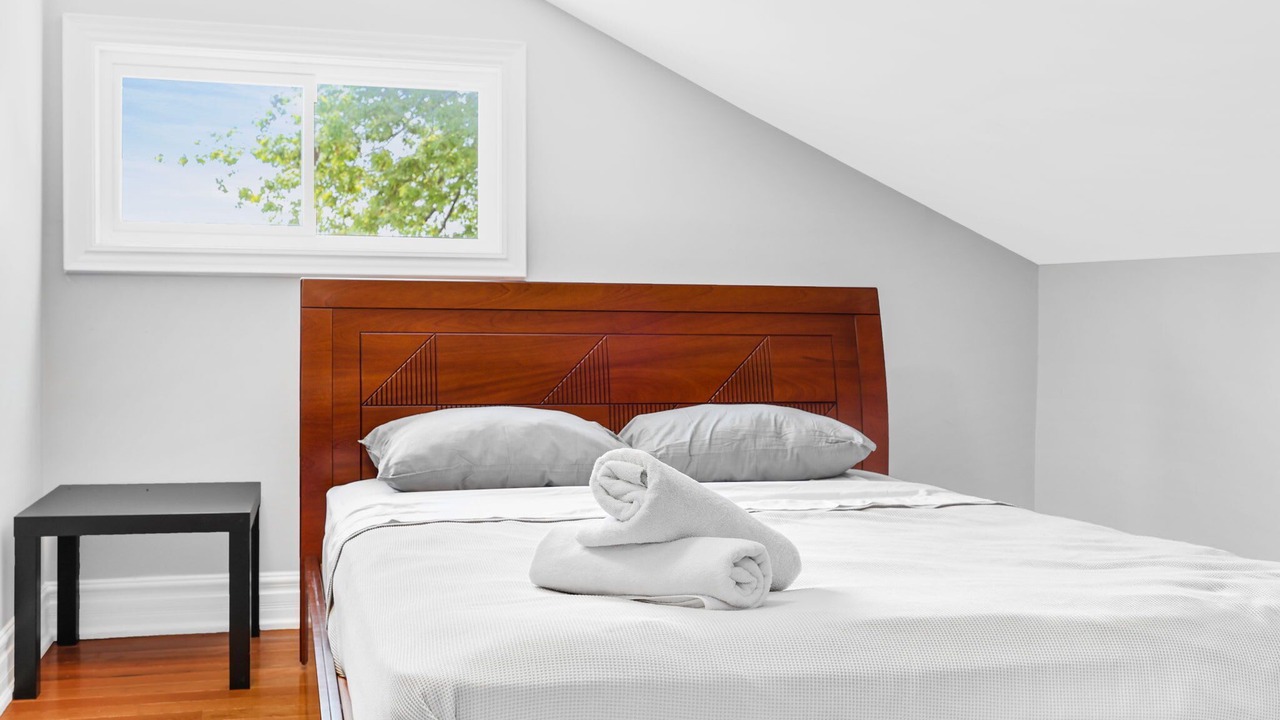 Photo of Bedroom in Crystal Beach