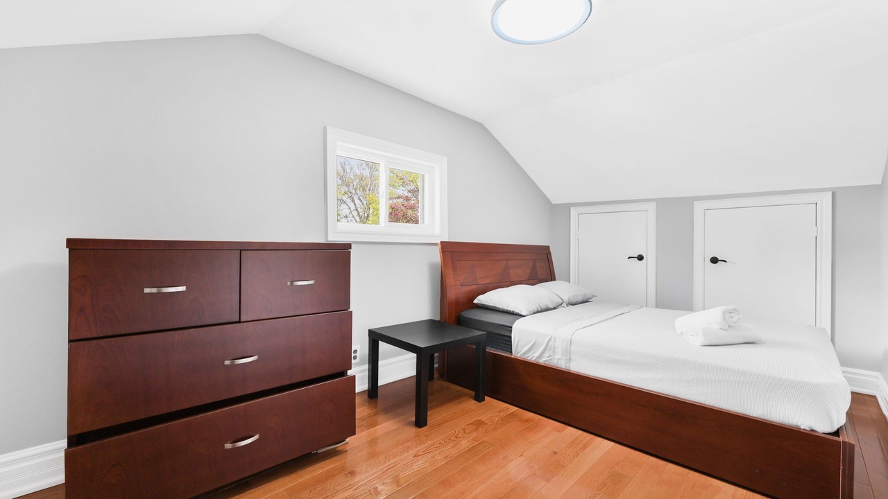 Photo of Bedroom in Crystal Beach