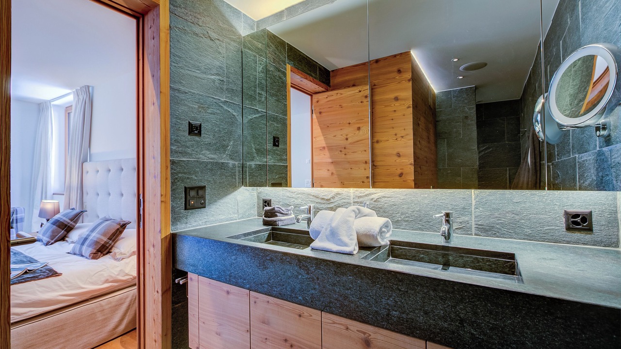 Photo of Bathroom in Samedan