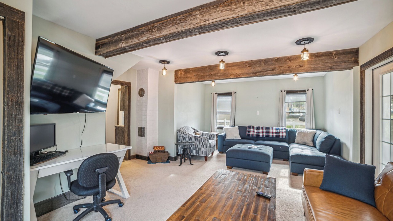 Photo of Livingroom in Grayling