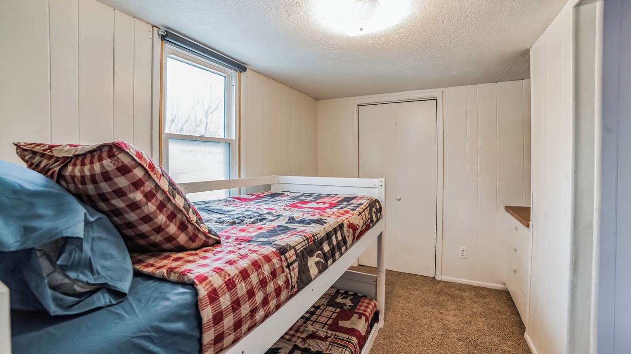 Photo of Bedroom in Grayling