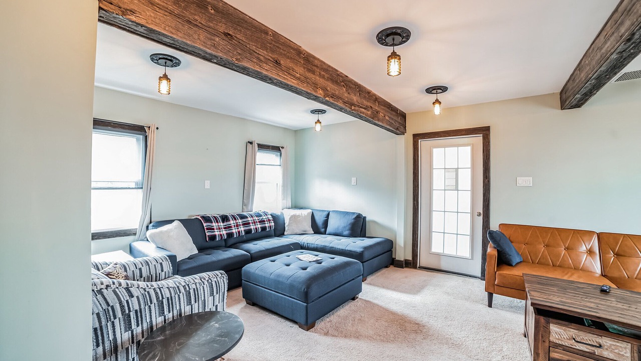 Photo of Livingroom in Grayling
