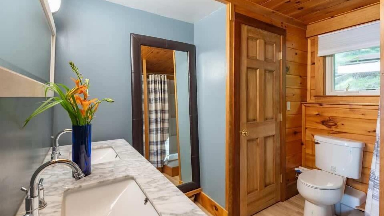 Photo of Bathroom in Sidney