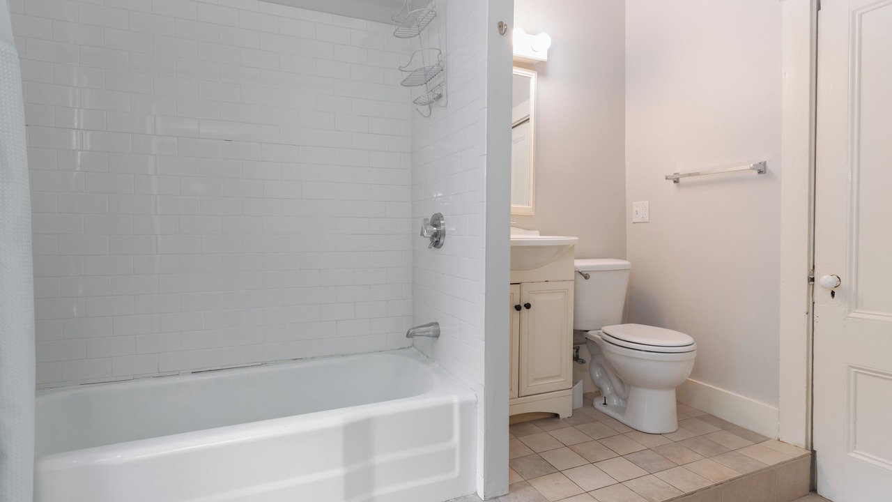 Photo of Bathroom in Thompson Square - Bunker Hill
