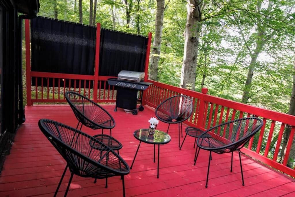Photo of Patio Balcony in Lobelville