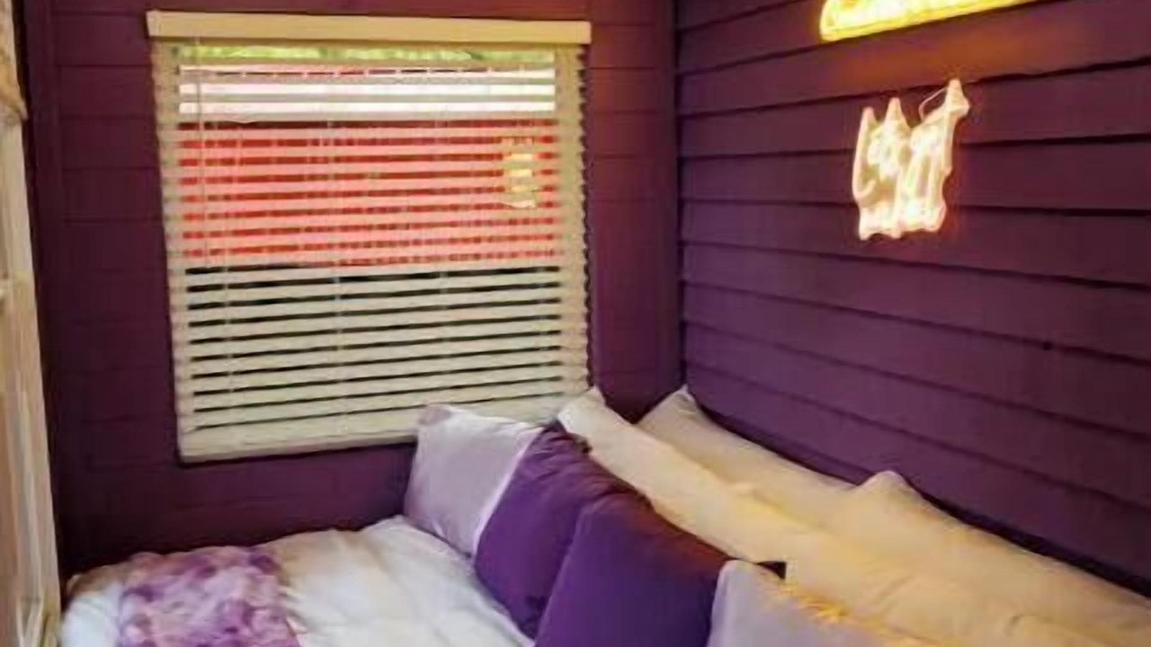 Photo of Bedroom in Lobelville