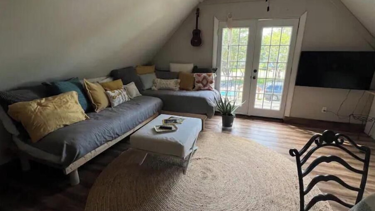 Photo of Livingroom in Northeast Virginia Beach