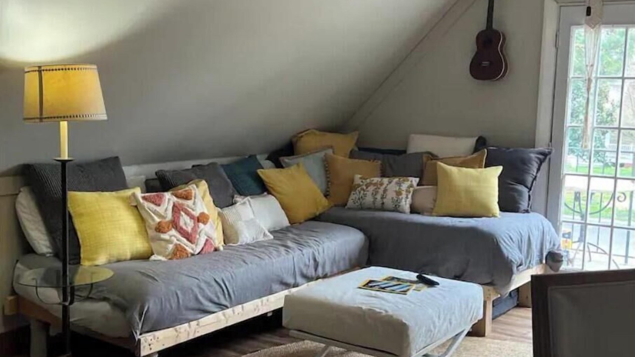 Photo of Livingroom in Northeast Virginia Beach