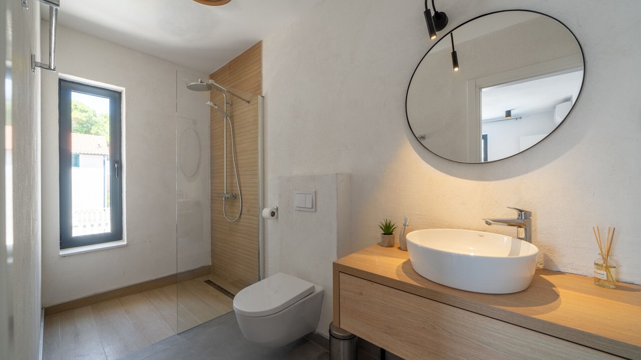 Photo of Bathroom in Sumartin