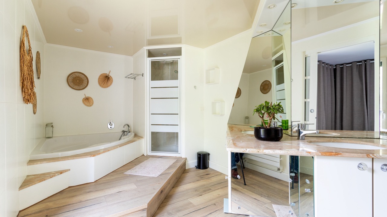 Photo of Bathroom in Ennetieres-en-Weppes