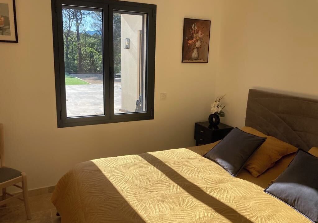 Photo of Bedroom in Faucon