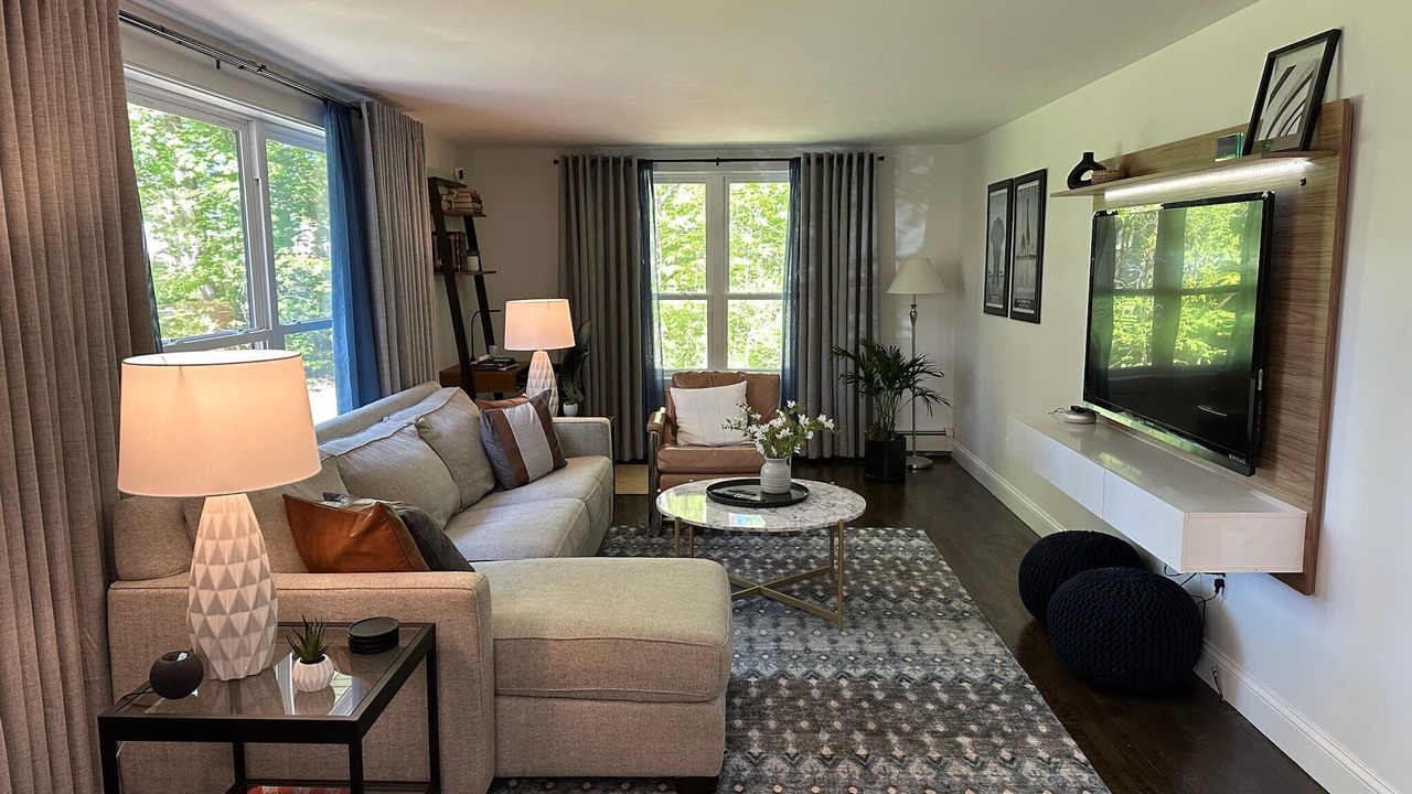 Photo of Livingroom in Middlefield