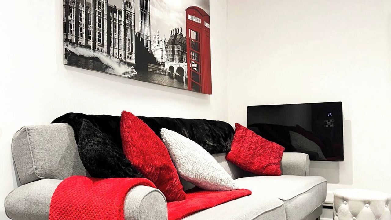 Photo of Livingroom in Enfield Highway