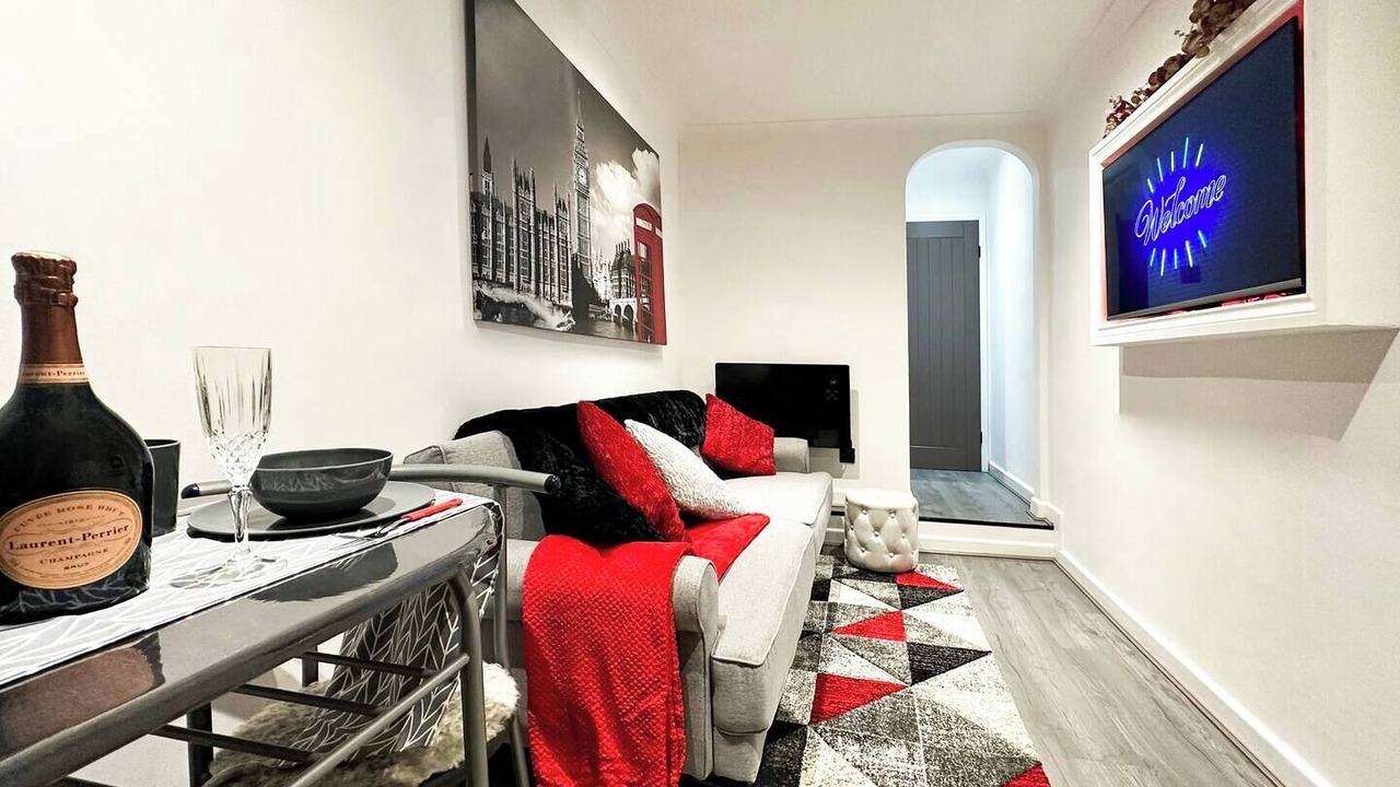 Photo of Livingroom in Enfield Highway