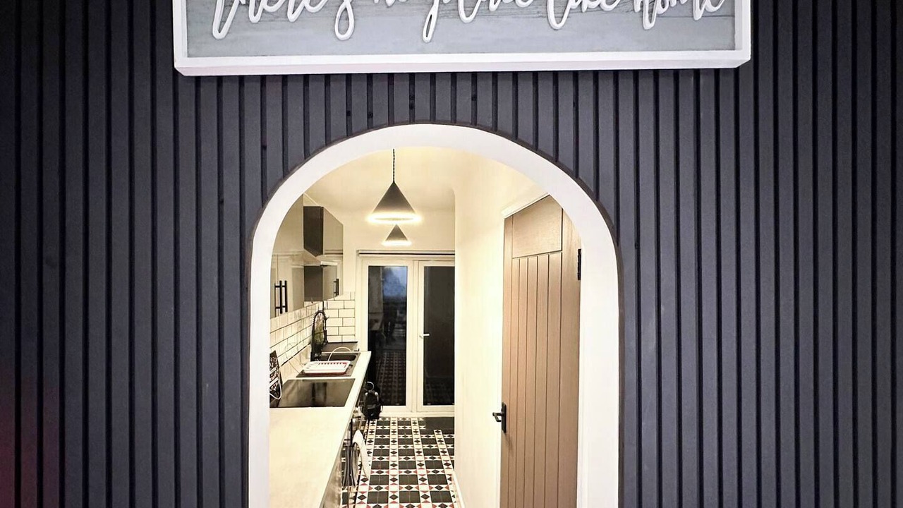 Photo of Others in Enfield Highway