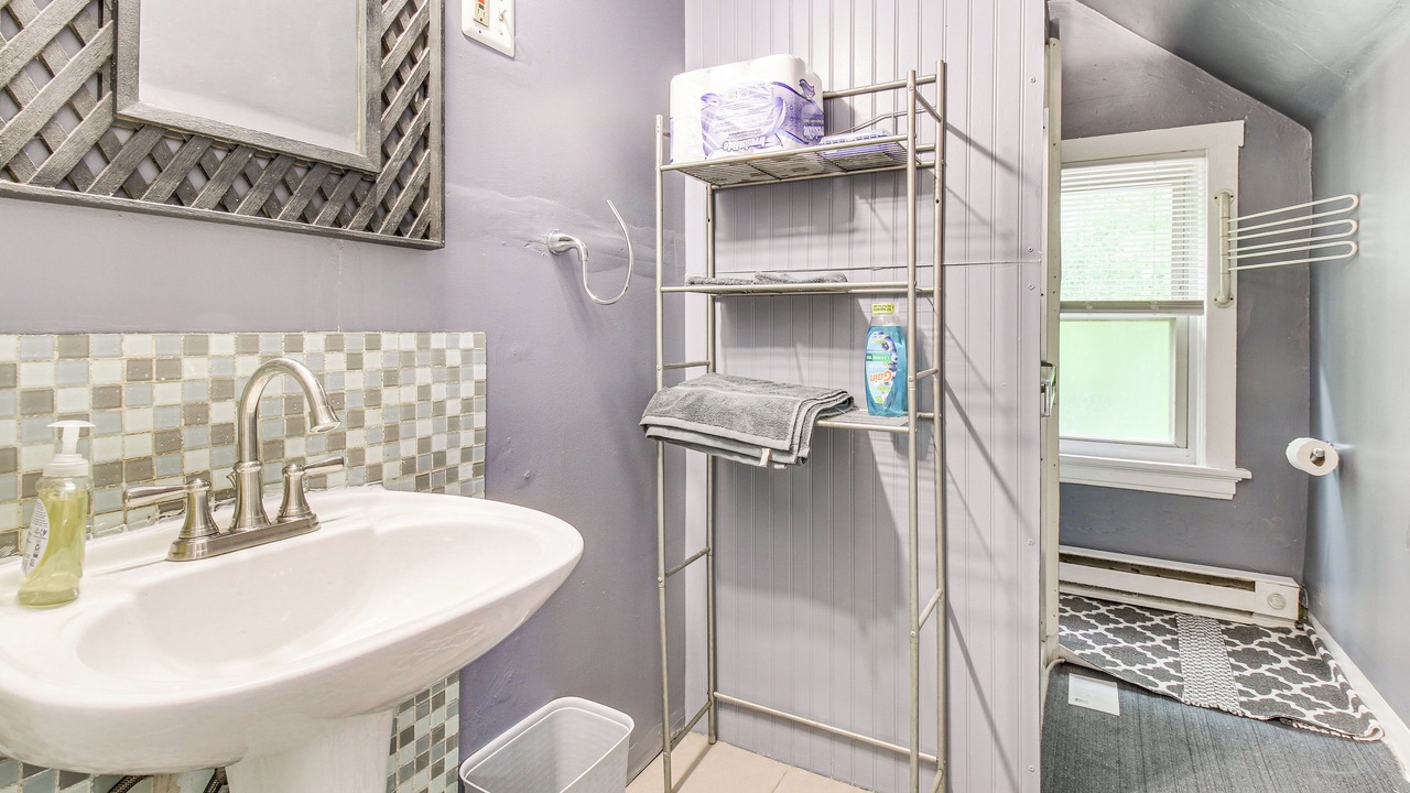 Photo of Bathroom in Roselawn Finance