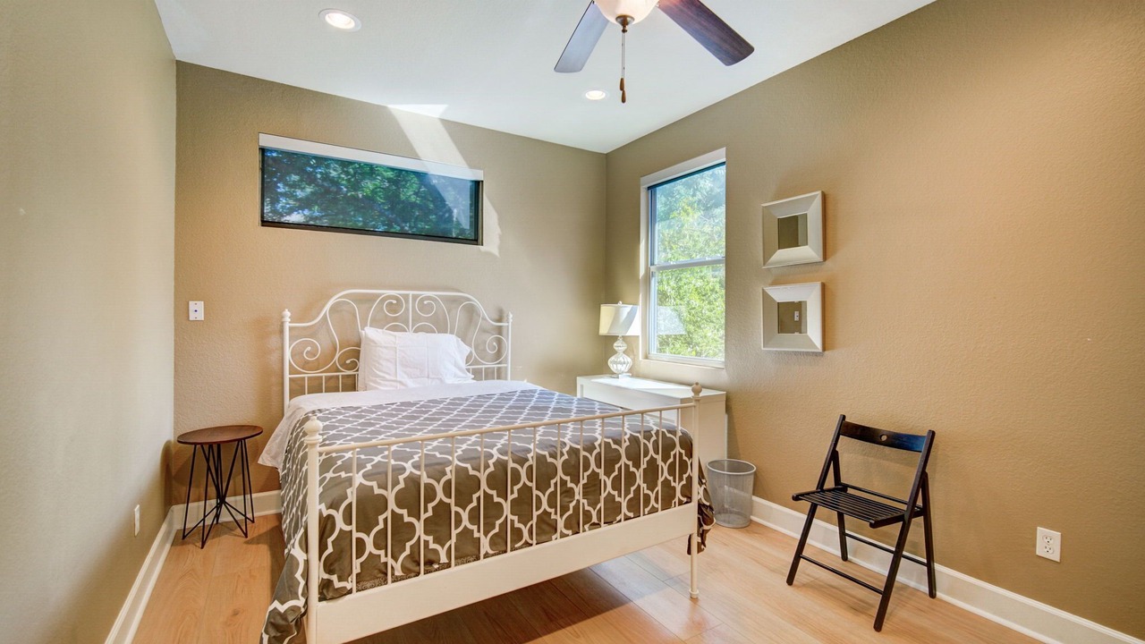 Photo of Bedroom in Blackshear-Prospect Hill