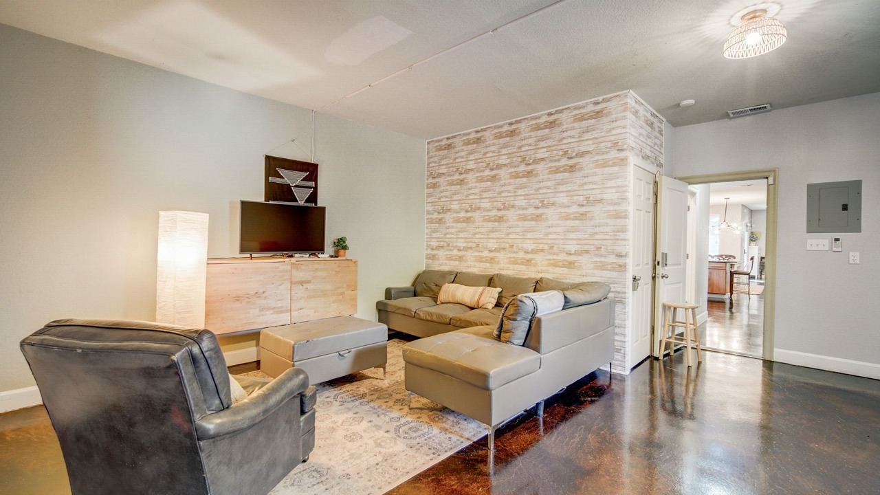 Photo of Livingroom in Blackshear-Prospect Hill