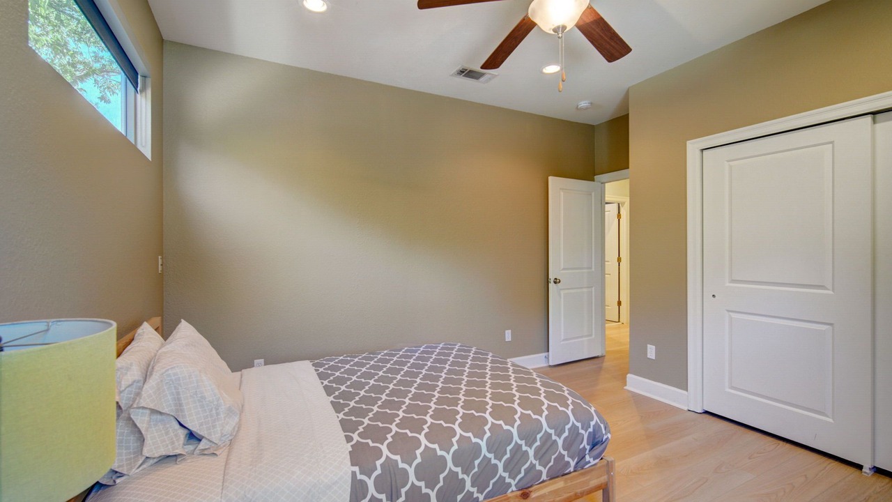 Photo of Bedroom in Blackshear-Prospect Hill