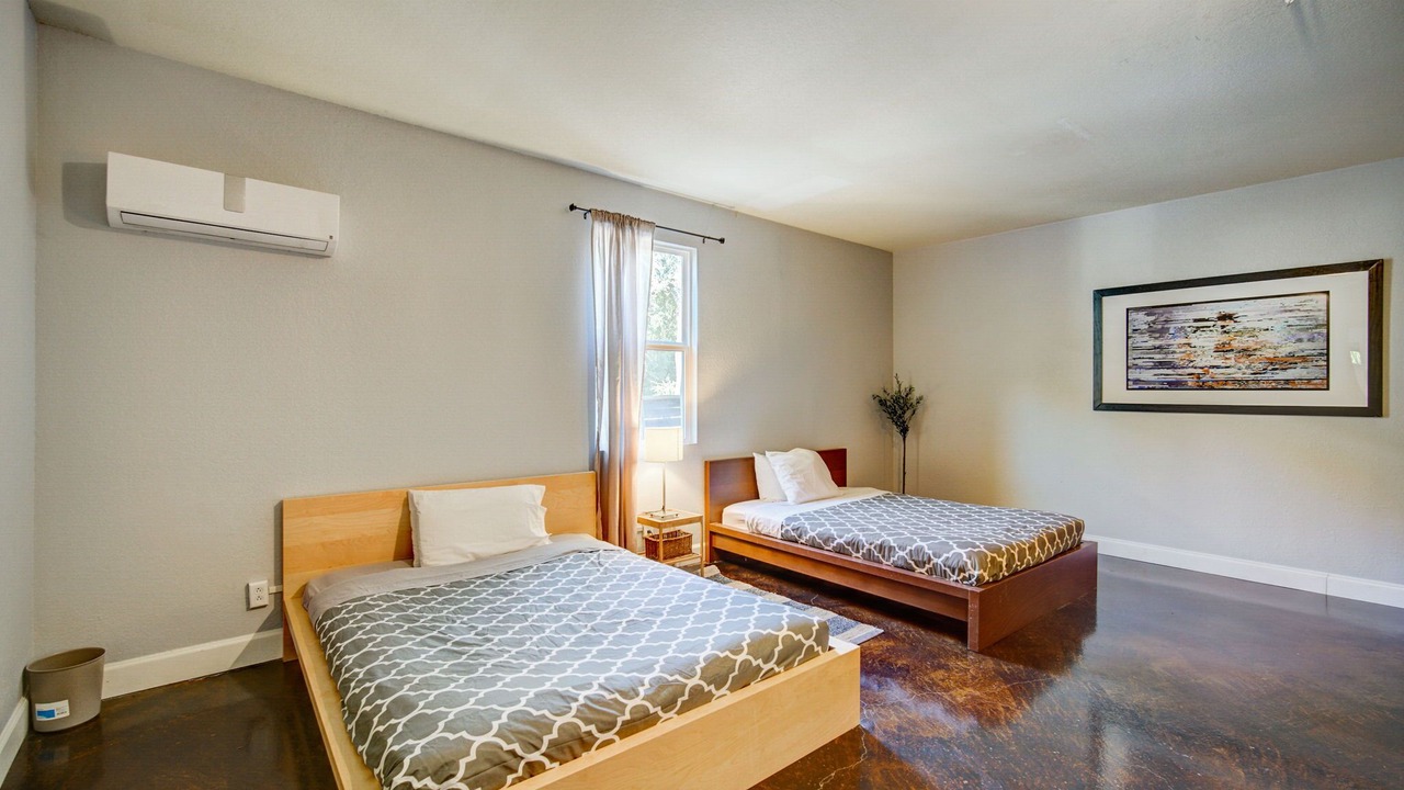 Photo of Bedroom in Blackshear-Prospect Hill