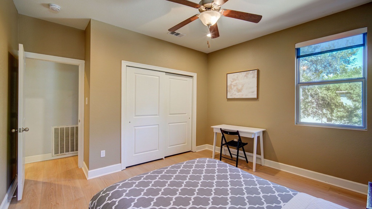 Photo of Bedroom in Blackshear-Prospect Hill