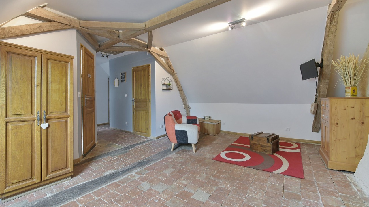 Photo of Others in Auvers-sous-Montfaucon