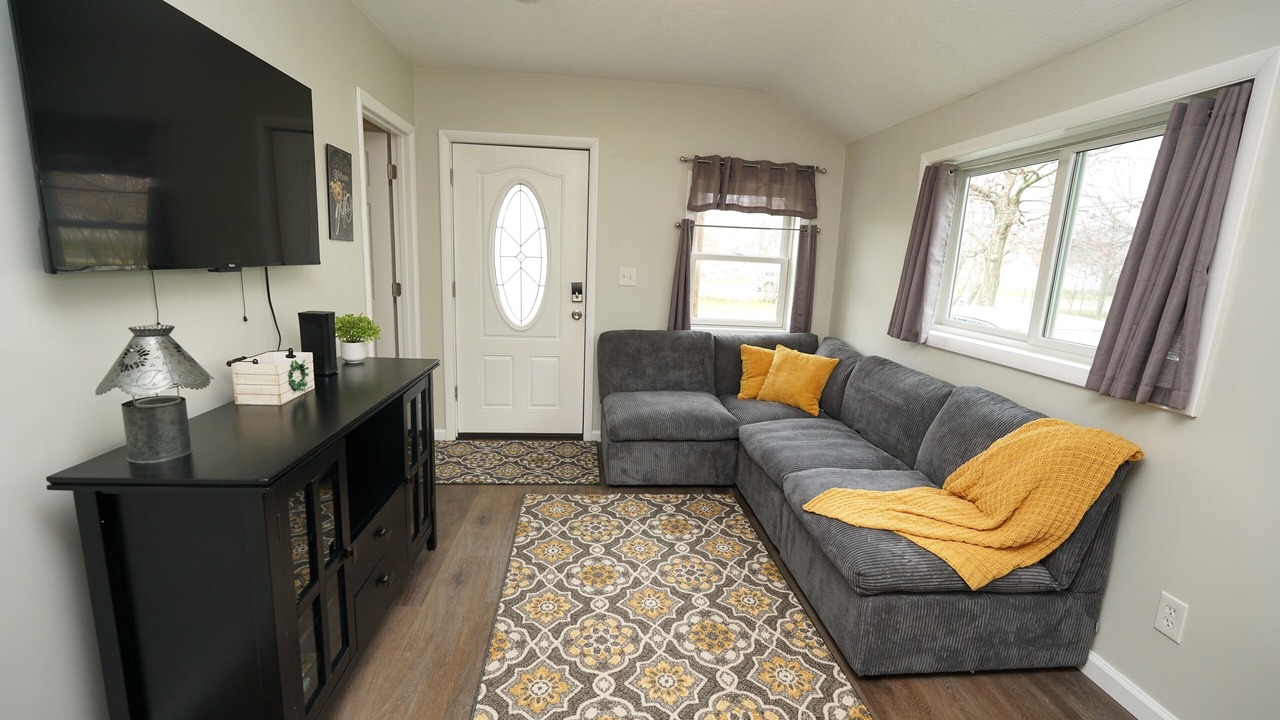 Photo of Livingroom in Elyria