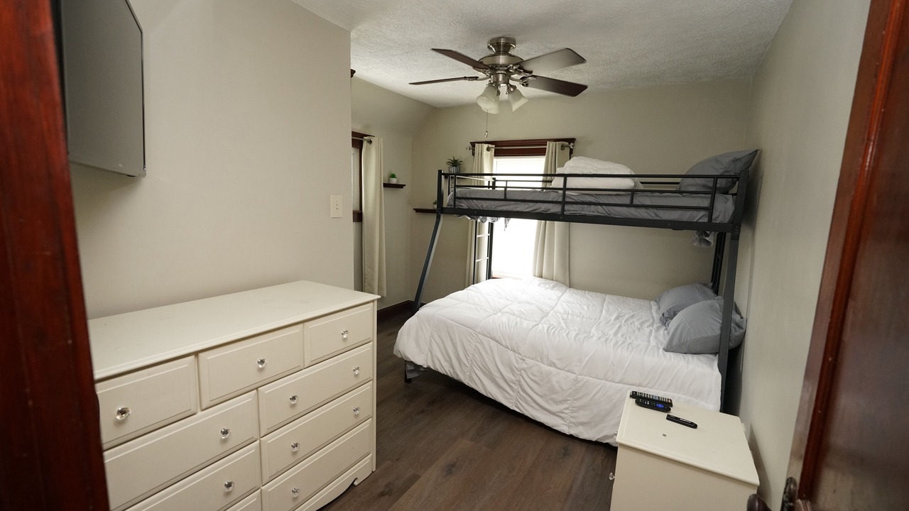 Photo of Bedroom in Elyria