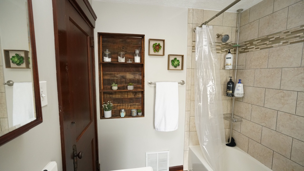 Photo of Bathroom in Elyria