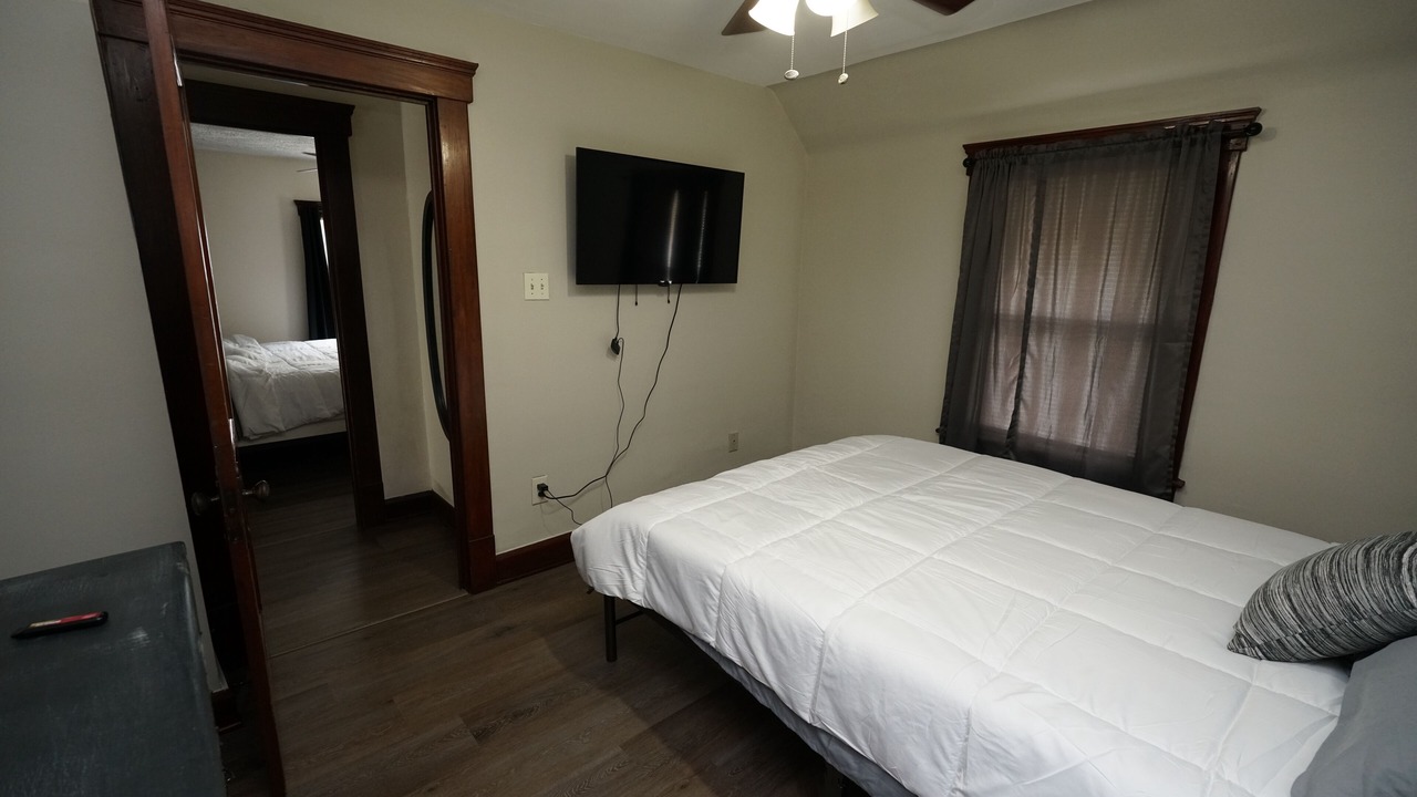 Photo of Bedroom in Elyria