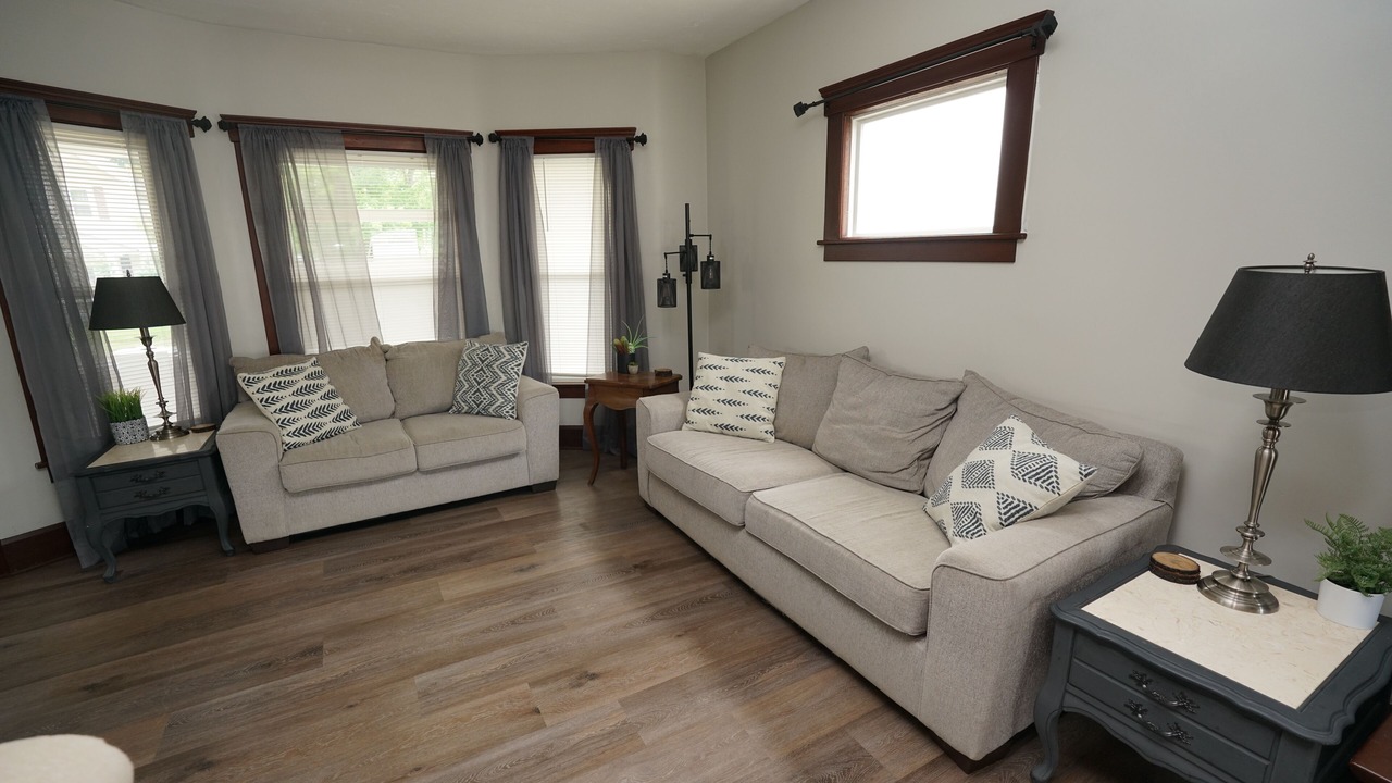 Photo of Livingroom in Elyria