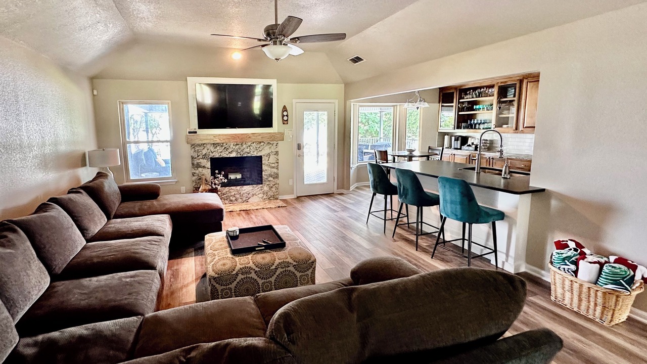 Photo of Livingroom in White Settlement