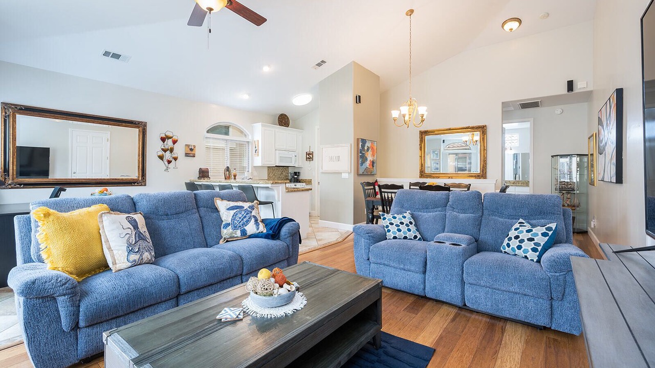 Photo of Livingroom in Downtown