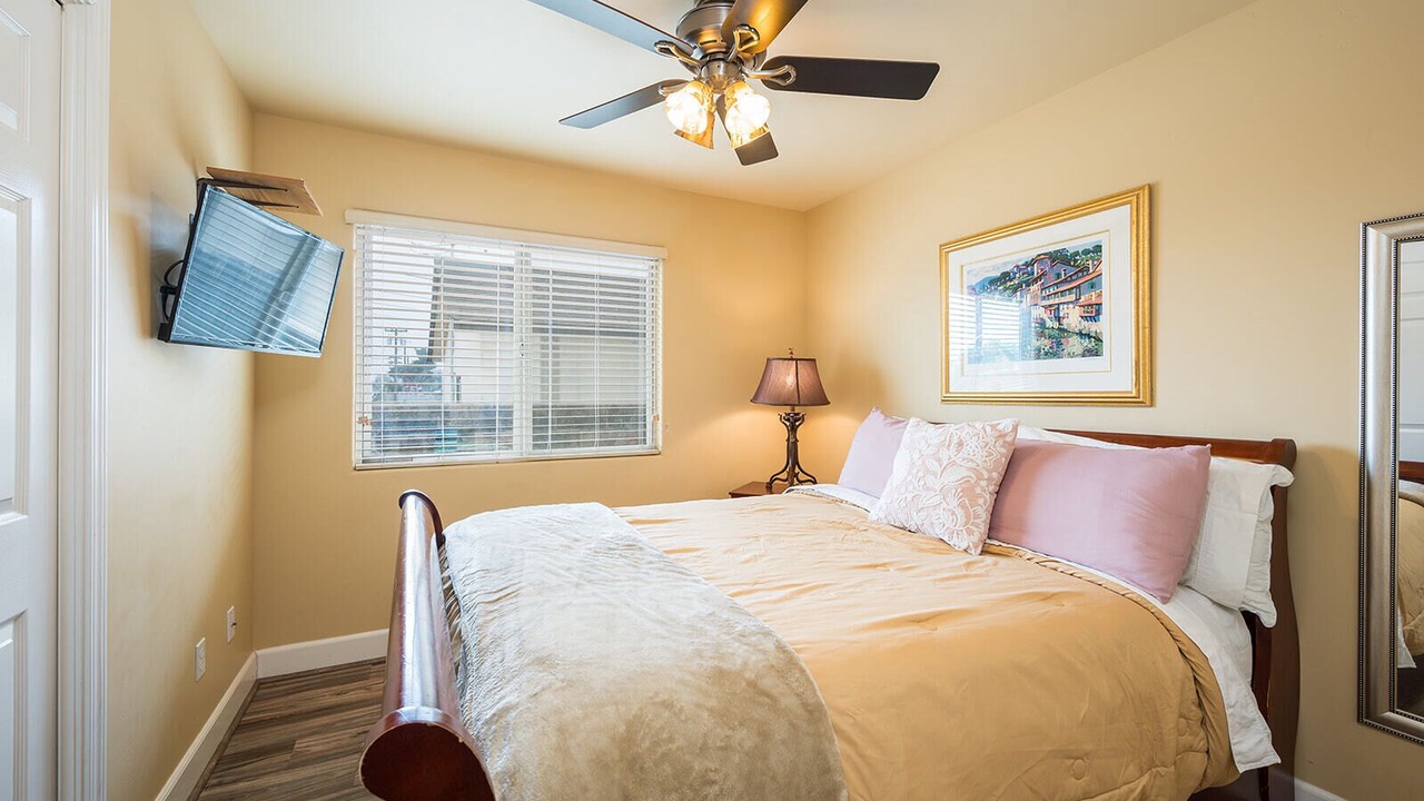 Photo of Bedroom in Downtown
