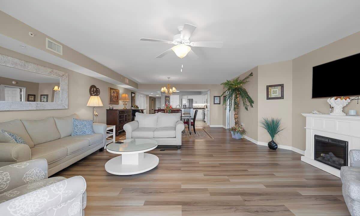Photo of Livingroom in North Myrtle Beach