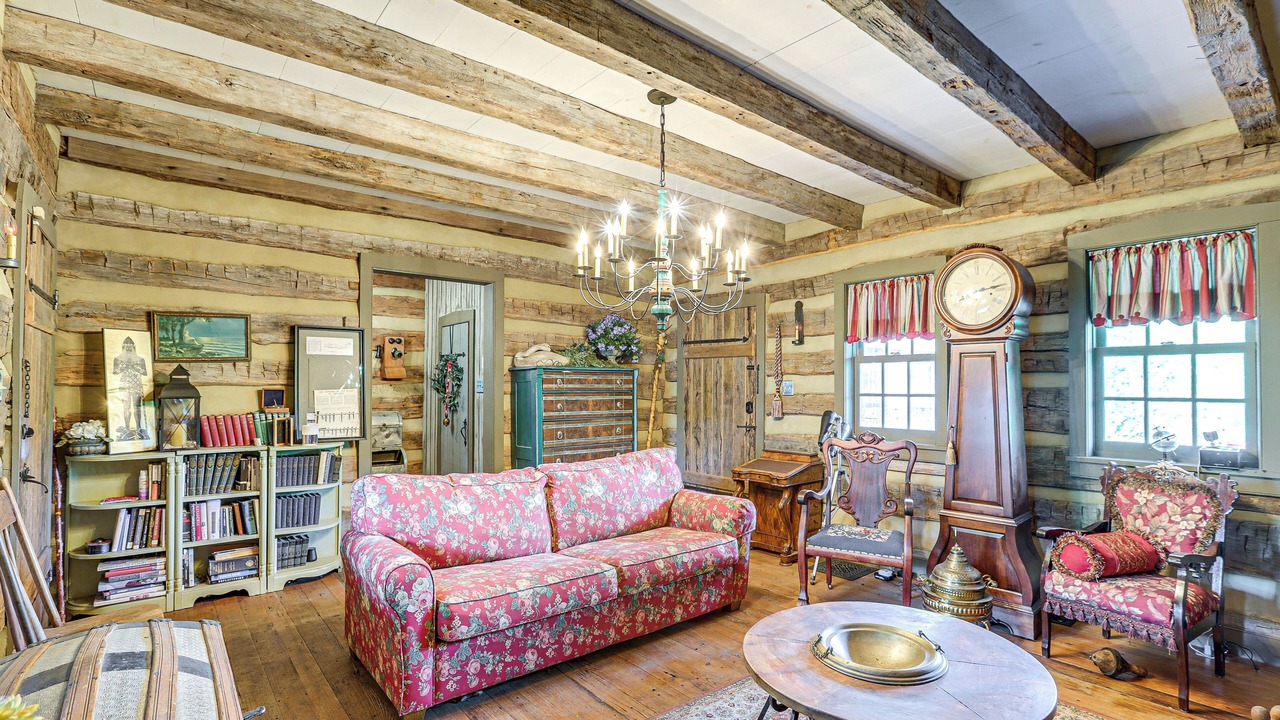 Photo of Livingroom in New Haven