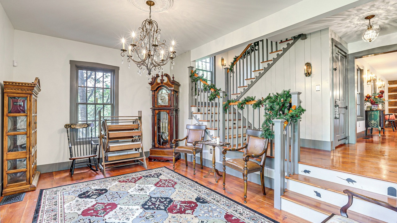 Photo of Others in New Haven