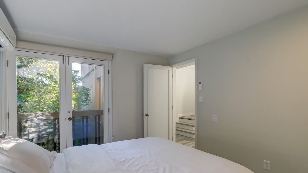 Photo of Bedroom in Eastlake