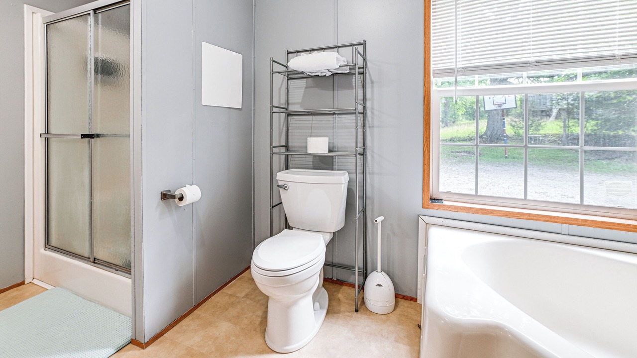 Photo of Bathroom in Kuttawa
