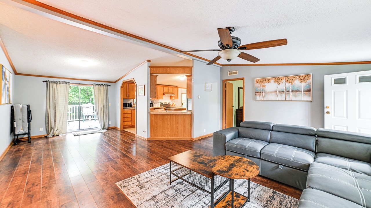 Photo of Livingroom in Kuttawa