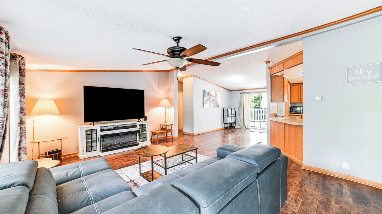 Photo of Livingroom in Kuttawa