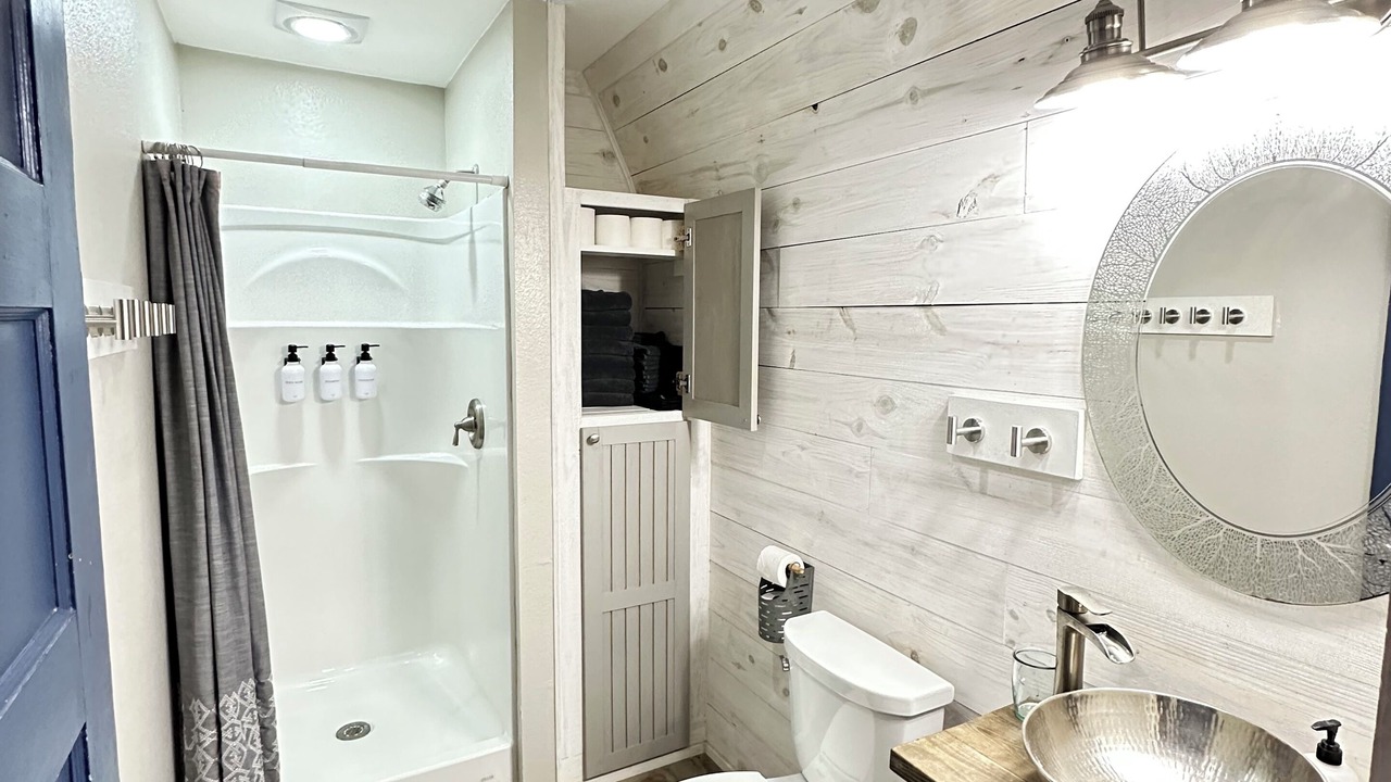Photo of Bathroom in Lee County