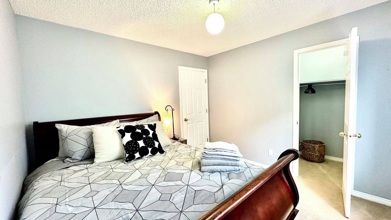 Photo of Bedroom in Evanston