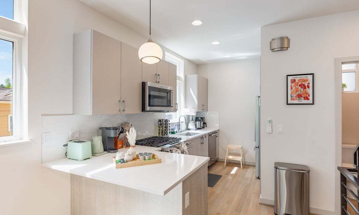Photo of Kitchen in East Queen Anne